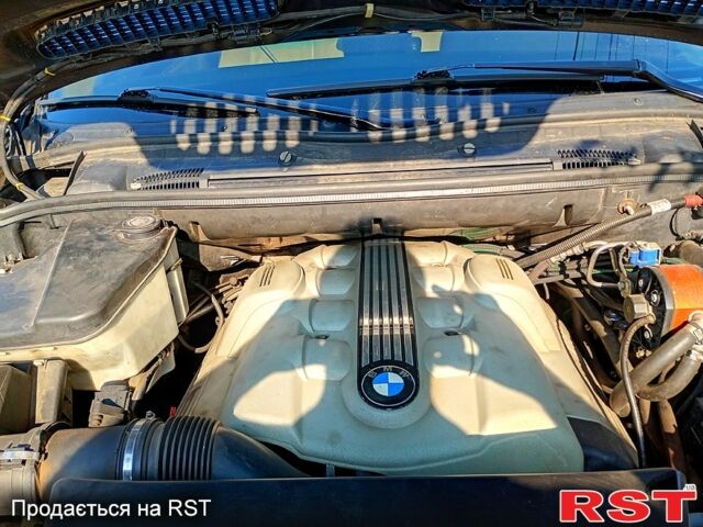 Чорний БМВ Х5, об'ємом двигуна 4.4 л та пробігом 0 тис. км за 8900 $, фото 2 на Automoto.ua