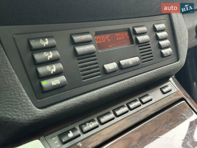 Черный БМВ Х5, объемом двигателя 4.4 л и пробегом 265 тыс. км за 10000 $, фото 26 на Automoto.ua