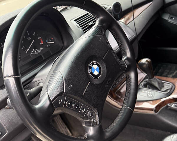 Черный БМВ Х5, объемом двигателя 4.4 л и пробегом 375 тыс. км за 10300 $, фото 10 на Automoto.ua