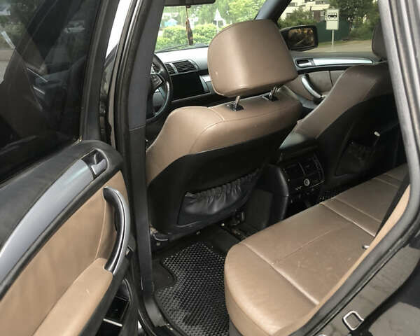 Черный БМВ Х5, объемом двигателя 3 л и пробегом 371 тыс. км за 10500 $, фото 11 на Automoto.ua