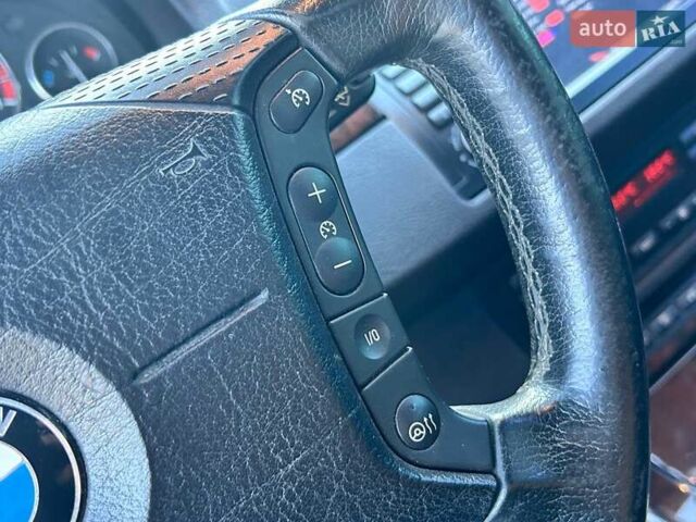 Черный БМВ Х5, объемом двигателя 4.4 л и пробегом 311 тыс. км за 9500 $, фото 18 на Automoto.ua