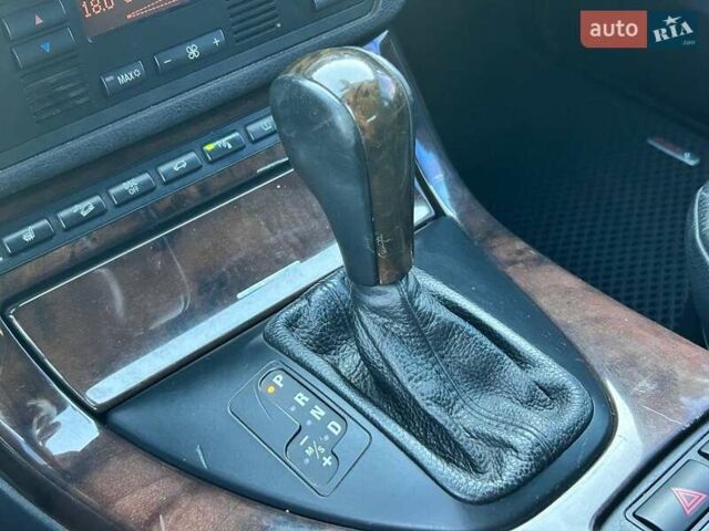 Черный БМВ Х5, объемом двигателя 4.4 л и пробегом 311 тыс. км за 9500 $, фото 25 на Automoto.ua