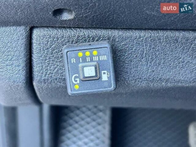 Черный БМВ Х5, объемом двигателя 4.4 л и пробегом 311 тыс. км за 9500 $, фото 16 на Automoto.ua