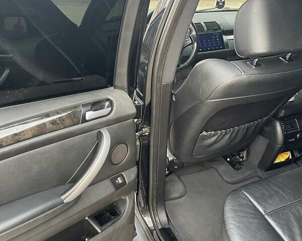 Чорний БМВ Х5, об'ємом двигуна 3 л та пробігом 400 тис. км за 13000 $, фото 13 на Automoto.ua