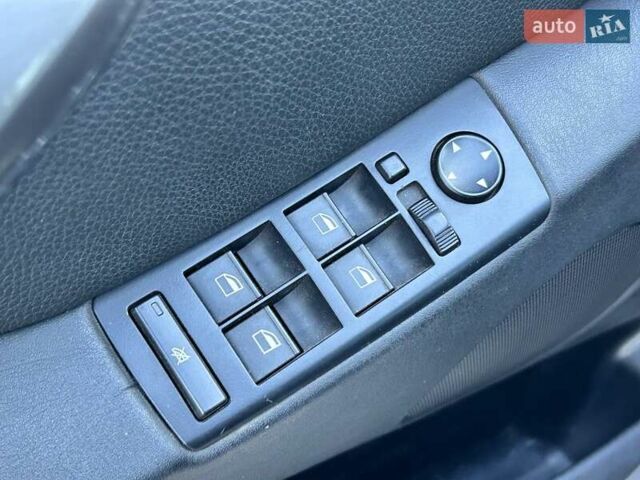 Черный БМВ Х5, объемом двигателя 4.4 л и пробегом 311 тыс. км за 9500 $, фото 11 на Automoto.ua