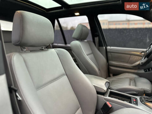 Чорний БМВ Х5, об'ємом двигуна 3 л та пробігом 304 тис. км за 10350 $, фото 61 на Automoto.ua