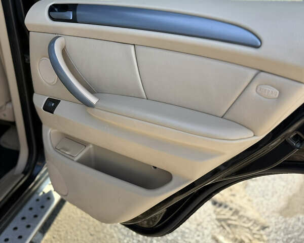 Черный БМВ Х5, объемом двигателя 3 л и пробегом 309 тыс. км за 12700 $, фото 16 на Automoto.ua