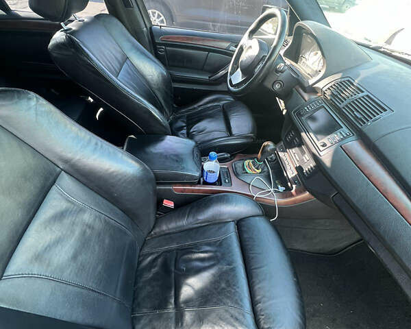 Чорний БМВ Х5, об'ємом двигуна 4.8 л та пробігом 350 тис. км за 7000 $, фото 2 на Automoto.ua