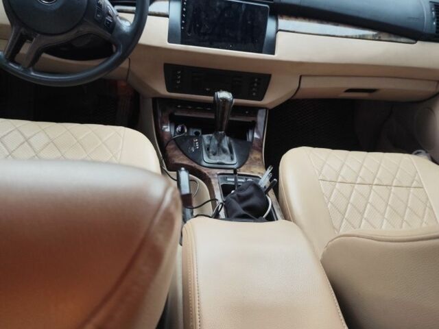 Черный БМВ Х5, объемом двигателя 3 л и пробегом 400 тыс. км за 7400 $, фото 1 на Automoto.ua