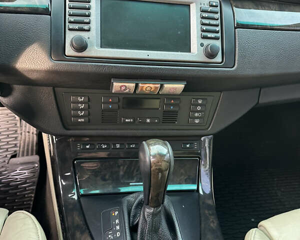 Черный БМВ Х5, объемом двигателя 4.8 л и пробегом 390 тыс. км за 12500 $, фото 12 на Automoto.ua