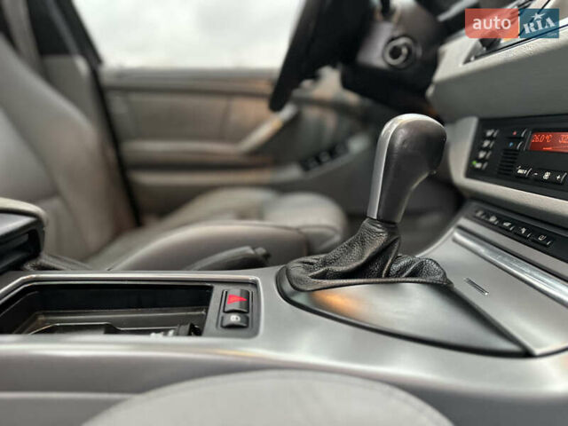 Чорний БМВ Х5, об'ємом двигуна 3 л та пробігом 304 тис. км за 10350 $, фото 64 на Automoto.ua