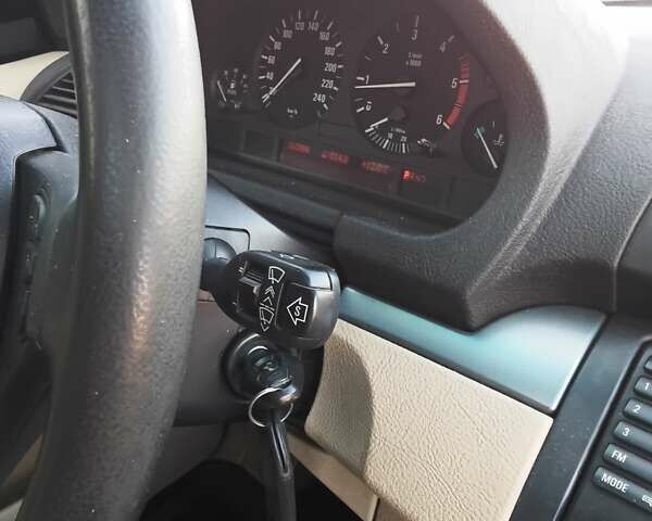 Черный БМВ Х5, объемом двигателя 3 л и пробегом 462 тыс. км за 12900 $, фото 93 на Automoto.ua