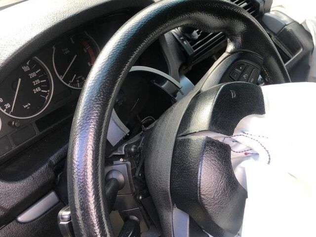 Чорний БМВ Х5, об'ємом двигуна 3 л та пробігом 500 тис. км за 6499 $, фото 3 на Automoto.ua