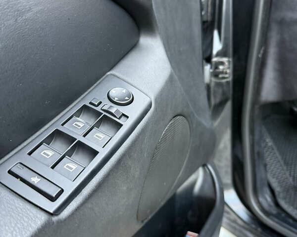 Чорний БМВ Х5, об'ємом двигуна 3 л та пробігом 447 тис. км за 11999 $, фото 34 на Automoto.ua