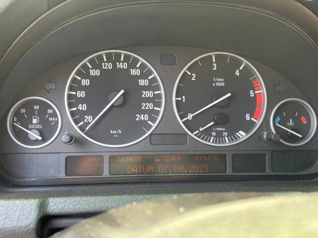 Чорний БМВ Х5, об'ємом двигуна 3 л та пробігом 326 тис. км за 14000 $, фото 6 на Automoto.ua