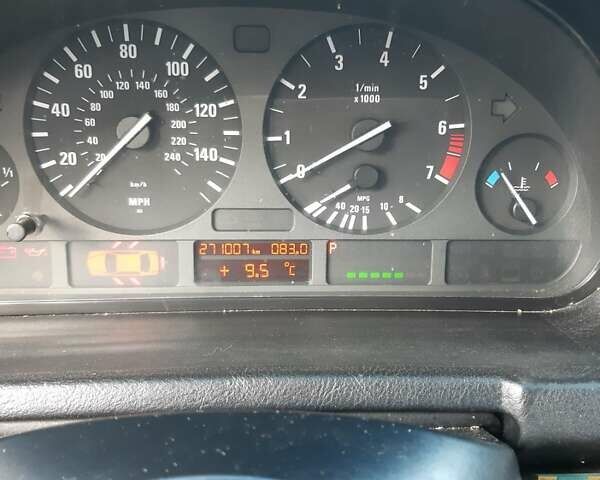 Чорний БМВ Х5, об'ємом двигуна 3 л та пробігом 271 тис. км за 11500 $, фото 5 на Automoto.ua