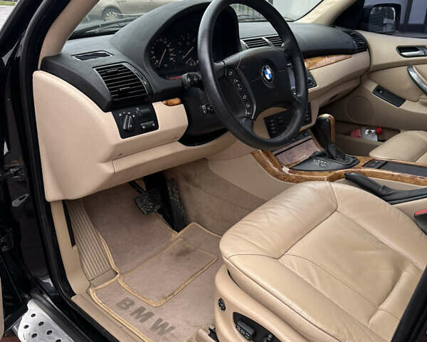 Чорний БМВ Х5, об'ємом двигуна 4.4 л та пробігом 226 тис. км за 11500 $, фото 8 на Automoto.ua