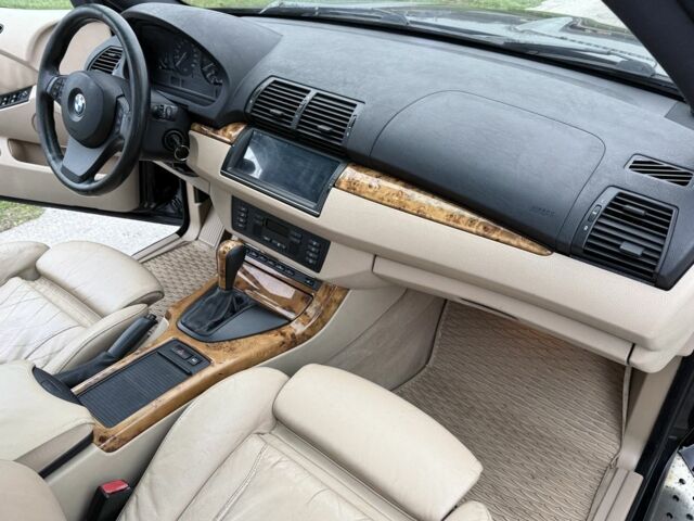 Чорний БМВ Х5, об'ємом двигуна 3 л та пробігом 310 тис. км за 6850 $, фото 20 на Automoto.ua