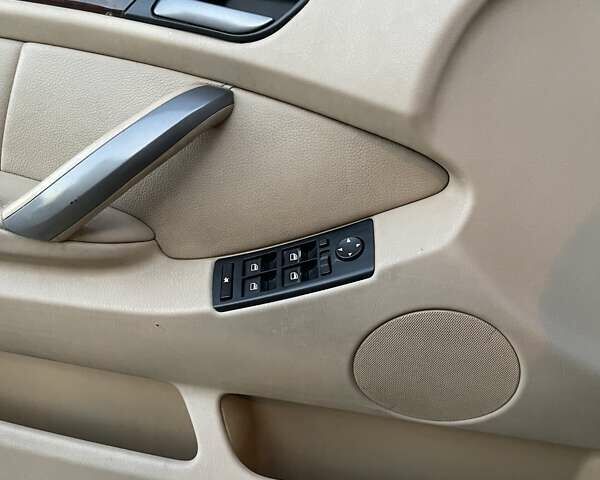 Черный БМВ Х5, объемом двигателя 3 л и пробегом 285 тыс. км за 11990 $, фото 24 на Automoto.ua