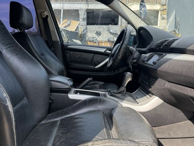 Чорний БМВ Х5, об'ємом двигуна 3 л та пробігом 300 тис. км за 4150 $, фото 12 на Automoto.ua