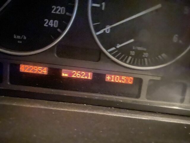 Черный БМВ Х5, объемом двигателя 2.9 л и пробегом 422 тыс. км за 11600 $, фото 4 на Automoto.ua