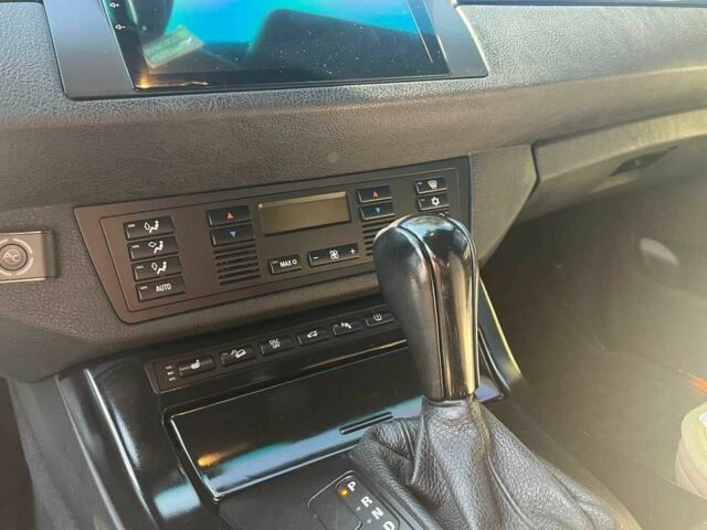 Чорний БМВ Х5, об'ємом двигуна 4.8 л та пробігом 280 тис. км за 13300 $, фото 15 на Automoto.ua