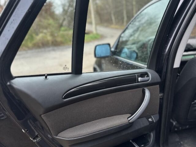 Чорний БМВ Х5, об'ємом двигуна 3 л та пробігом 295 тис. км за 6300 $, фото 16 на Automoto.ua