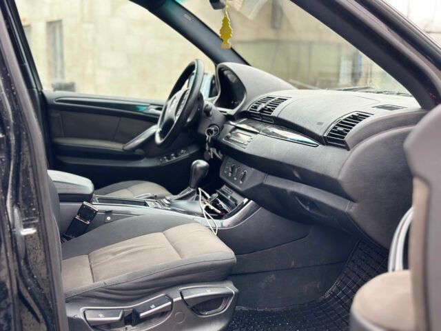 Чорний БМВ Х5, об'ємом двигуна 3 л та пробігом 264 тис. км за 5000 $, фото 6 на Automoto.ua