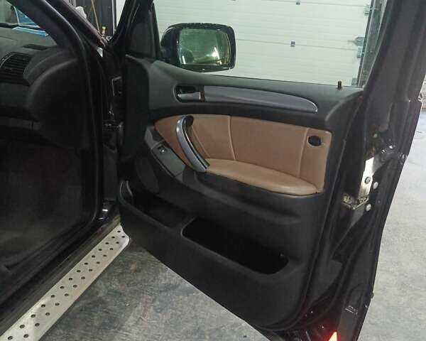 Черный БМВ Х5, объемом двигателя 3 л и пробегом 380 тыс. км за 12600 $, фото 34 на Automoto.ua