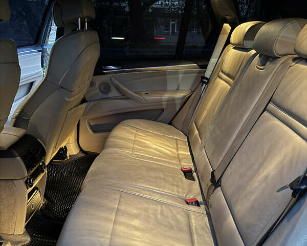 Черный БМВ Х5, объемом двигателя 3 л и пробегом 307 тыс. км за 11000 $, фото 7 на Automoto.ua