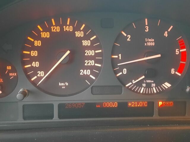 Чорний БМВ Х5, об'ємом двигуна 3 л та пробігом 269 тис. км за 5300 $, фото 5 на Automoto.ua