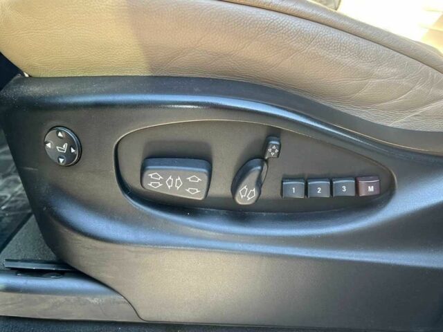 Чорний БМВ Х5, об'ємом двигуна 4.8 л та пробігом 280 тис. км за 13300 $, фото 12 на Automoto.ua