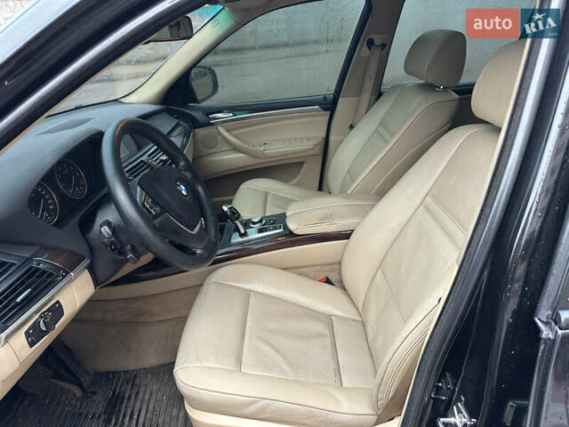 Черный БМВ Х5, объемом двигателя 4.8 л и пробегом 300 тыс. км за 9500 $, фото 10 на Automoto.ua