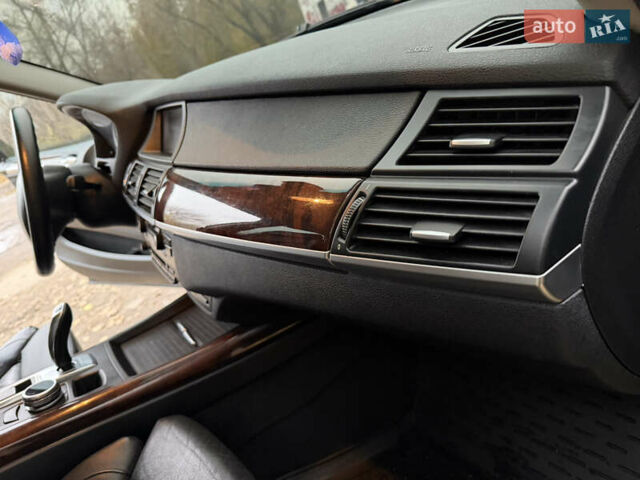 Черный БМВ Х5, объемом двигателя 3 л и пробегом 265 тыс. км за 12500 $, фото 26 на Automoto.ua