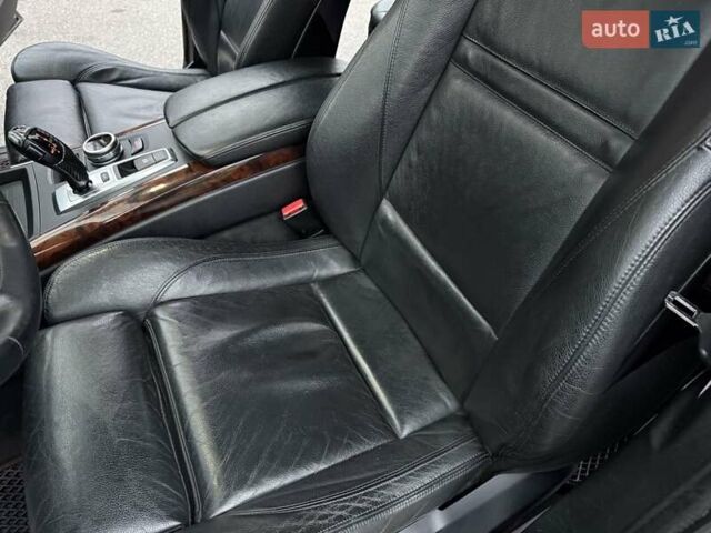 Чорний БМВ Х5, об'ємом двигуна 3 л та пробігом 364 тис. км за 8999 $, фото 16 на Automoto.ua