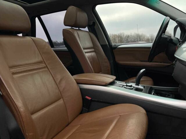 Черный БМВ Х5, объемом двигателя 4.8 л и пробегом 202 тыс. км за 12500 $, фото 16 на Automoto.ua