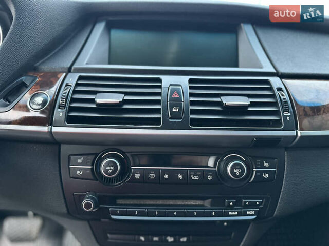 Черный БМВ Х5, объемом двигателя 3 л и пробегом 270 тыс. км за 12250 $, фото 60 на Automoto.ua