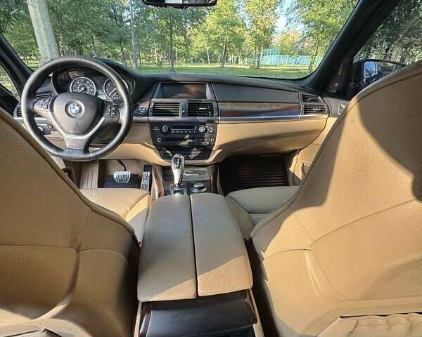 Черный БМВ Х5, объемом двигателя 4.8 л и пробегом 158 тыс. км за 13000 $, фото 11 на Automoto.ua