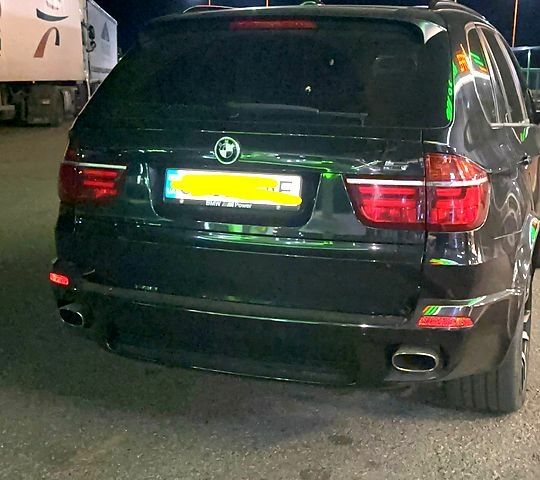 Чорний БМВ Х5, об'ємом двигуна 3 л та пробігом 298 тис. км за 15100 $, фото 1 на Automoto.ua