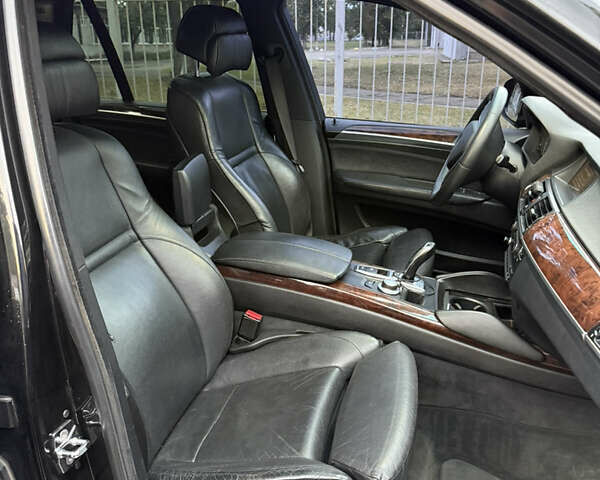 Черный БМВ Х5, объемом двигателя 4.8 л и пробегом 282 тыс. км за 13900 $, фото 26 на Automoto.ua