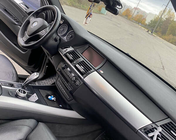 Черный БМВ Х5, объемом двигателя 4.8 л и пробегом 229 тыс. км за 17000 $, фото 19 на Automoto.ua