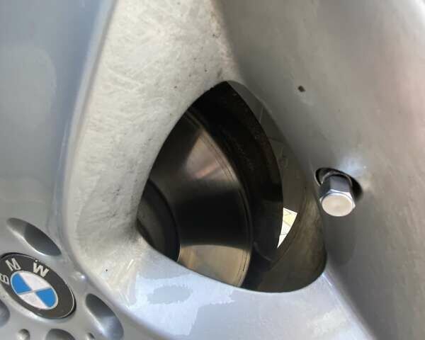 Чорний БМВ Х5, об'ємом двигуна 3 л та пробігом 272 тис. км за 12000 $, фото 26 на Automoto.ua