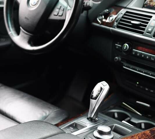 Черный БМВ Х5, объемом двигателя 3 л и пробегом 153 тыс. км за 14000 $, фото 14 на Automoto.ua