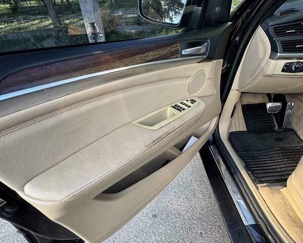 Черный БМВ Х5, объемом двигателя 4.8 л и пробегом 158 тыс. км за 13000 $, фото 12 на Automoto.ua