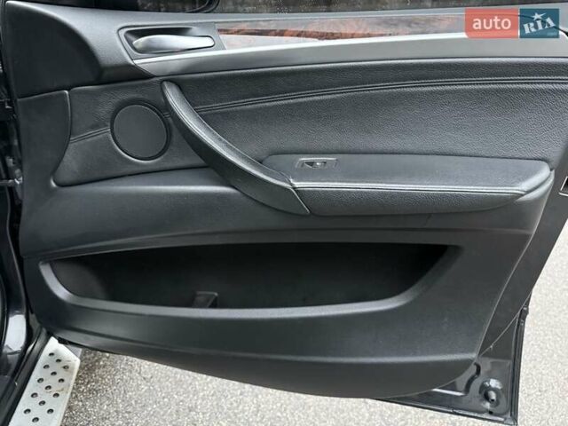 Чорний БМВ Х5, об'ємом двигуна 3 л та пробігом 364 тис. км за 8999 $, фото 22 на Automoto.ua