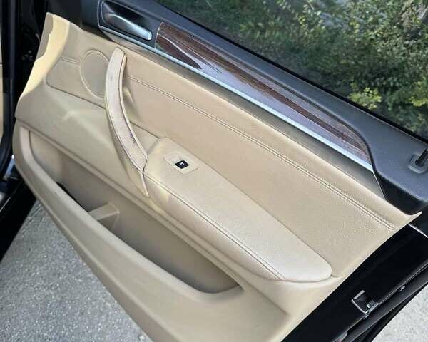 Черный БМВ Х5, объемом двигателя 4.8 л и пробегом 158 тыс. км за 13000 $, фото 17 на Automoto.ua