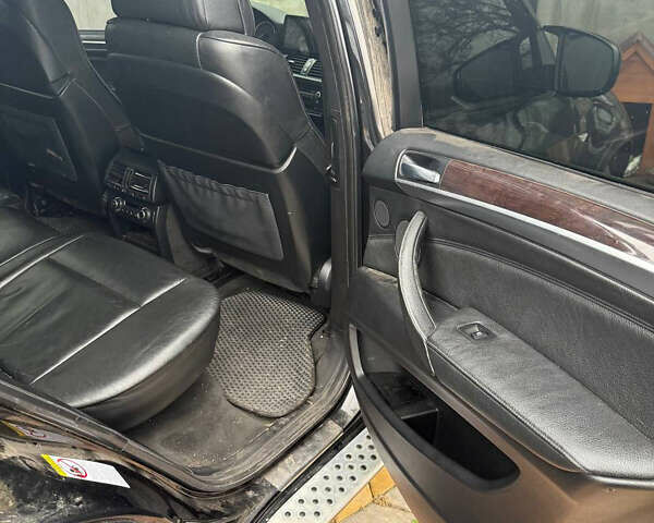 Черный БМВ Х5, объемом двигателя 4.8 л и пробегом 200 тыс. км за 8200 $, фото 4 на Automoto.ua