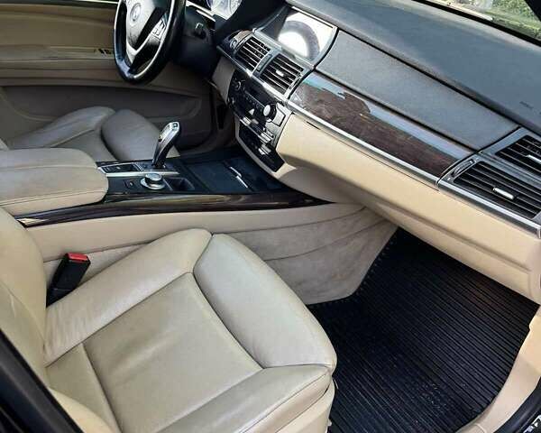 Черный БМВ Х5, объемом двигателя 4.8 л и пробегом 158 тыс. км за 13000 $, фото 14 на Automoto.ua