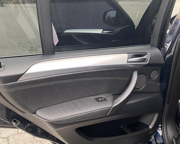 Черный БМВ Х5, объемом двигателя 4.8 л и пробегом 229 тыс. км за 17000 $, фото 28 на Automoto.ua