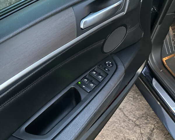Чорний БМВ Х5, об'ємом двигуна 3 л та пробігом 351 тис. км за 16500 $, фото 9 на Automoto.ua